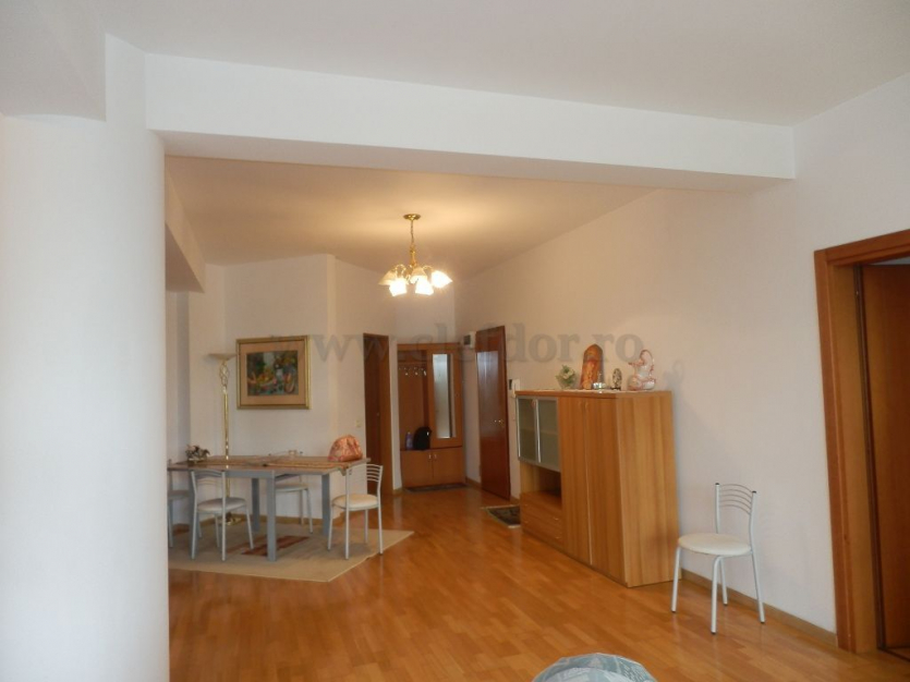 3 room Apartment for rent, Kiseleff area Apartament cu 3 camere de închiriat în zona Kiseleff