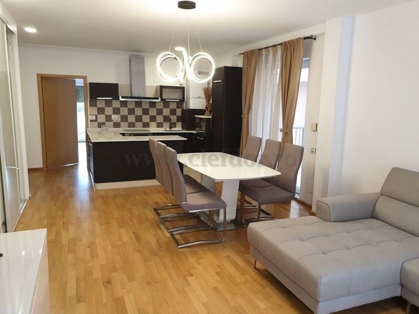 3 room Apartment for rent, Soseaua Nordului area Apartament cu 3 camere de închiriat în zona Soseaua Nordului