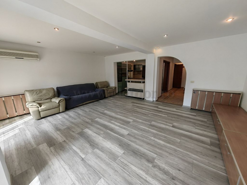Villa for rent, Iancu Nicolae area Vilă cu 4 camere de închiriat în zona Iancu Nicolae