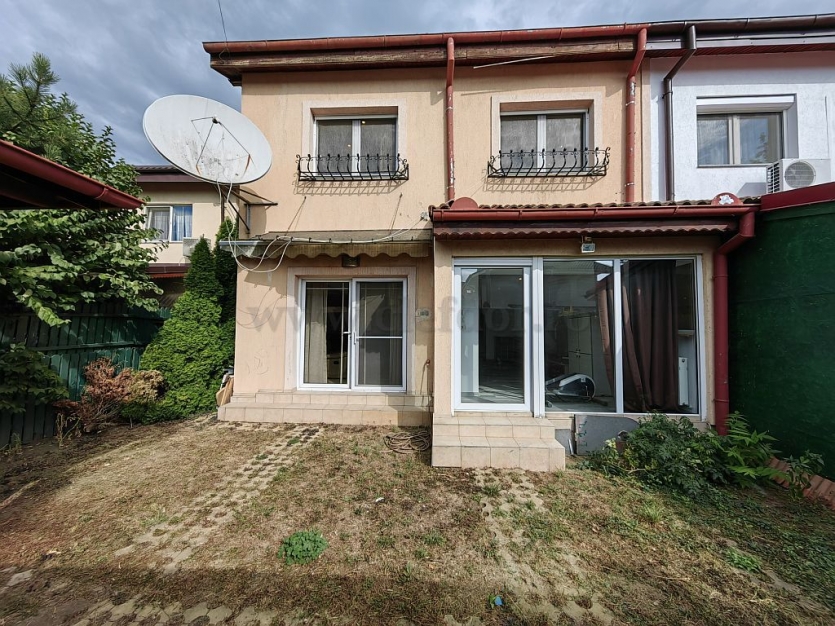 Villa for rent, Iancu Nicolae area Vilă cu 4 camere de închiriat în zona Iancu Nicolae