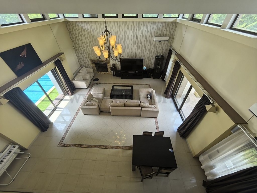Villa for sale near the forest Vilă cu 8 camere de vânzare în zona Baneasa