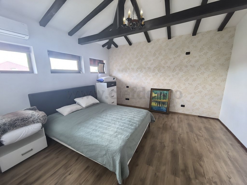 Villa for sale near the forest Vilă cu 8 camere de vânzare în zona Baneasa