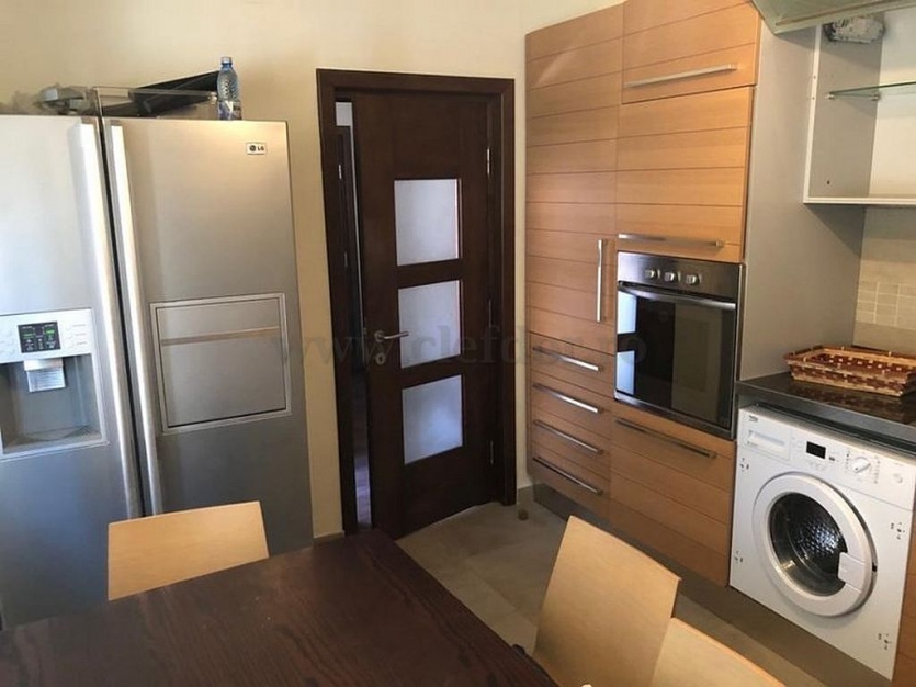 Vilă cu 4 camere  în zona Iancu Nicolae Vilă cu 4 camere  în zona Iancu Nicolae