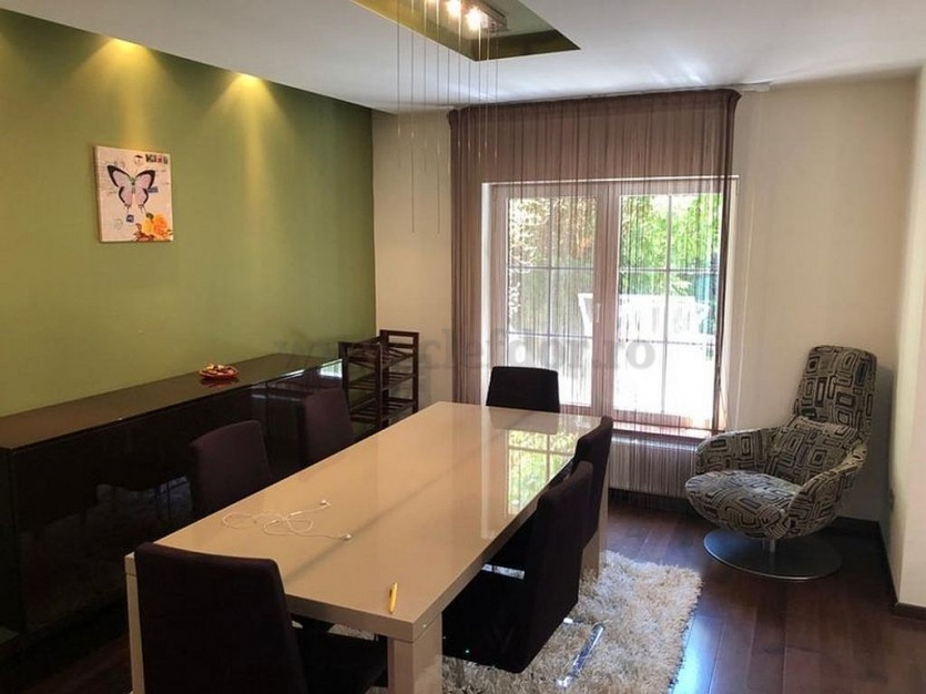 Vilă cu 4 camere  în zona Iancu Nicolae Vilă cu 4 camere  în zona Iancu Nicolae