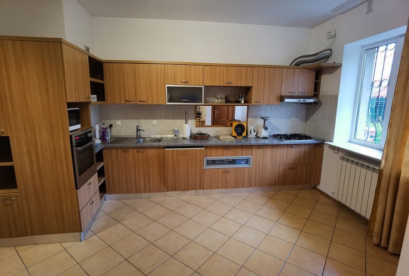 Individual Villa for Rent in Iancu Nicolae Area Vila individuala de închiriat în zona Pipera-Iancu Nicolae