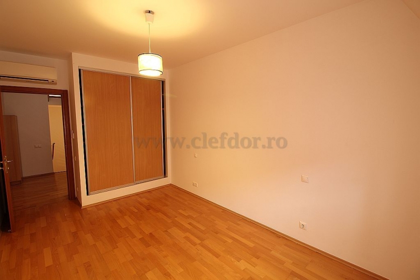 Vila de lux cu acces la piscina de inchiriat Vila de lux cu acces la piscina de inchiriat