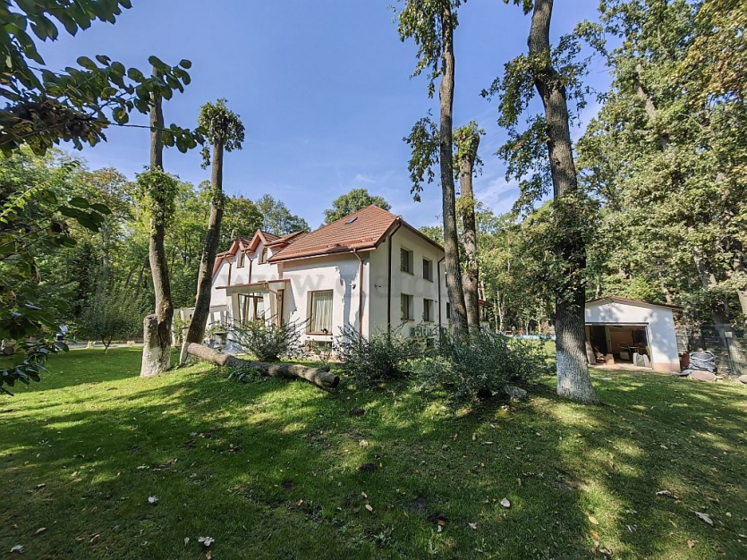 Vilă cu piscina în zona Pipera Vilă cu piscina în zona Pipera