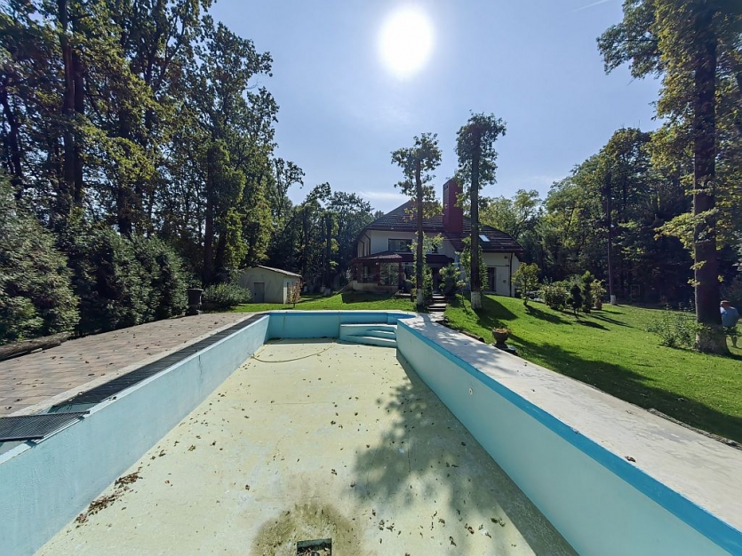 Vilă cu piscina în zona Pipera Vilă cu piscina în zona Pipera