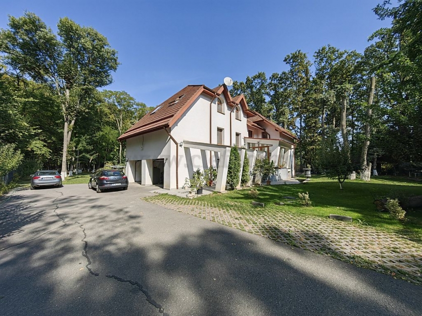 Vilă cu piscina în zona Pipera Vilă cu piscina în zona Pipera
