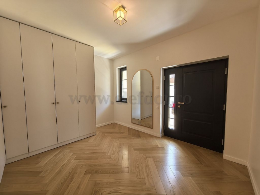 Iancu Nicolae - Cambridge School - RENOVATED Villa Iancu Nicolae - Cambridge School-  Vilă RENOVATA