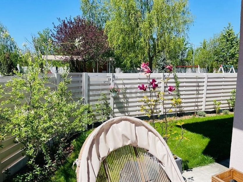 Luxury Villa with Swimming Pool Acces Vila de Lux cu acces la piscina