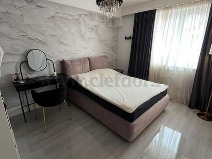 Luxury Villa with Swimming Pool Acces Vila de Lux cu acces la piscina