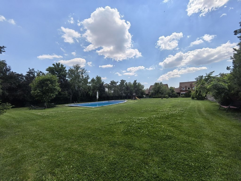 Vilă cu acces la piscina langa Jolie Ville Vilă cu acces la piscina langa Jolie Ville