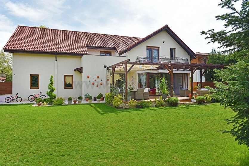 Individual Villa with Swimming Pool near Jolie Ville - Cambridge School Vila Individuala cu Piscina in apropiere de Jolie Ville - Cambridge School
