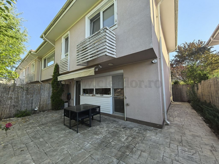Vila de Lux cu acces la piscina Vila de Lux cu acces la piscina