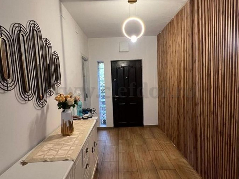 Vilă cu 4 camere de închiriat în zona Pipera Vilă cu 4 camere de închiriat în zona Pipera
