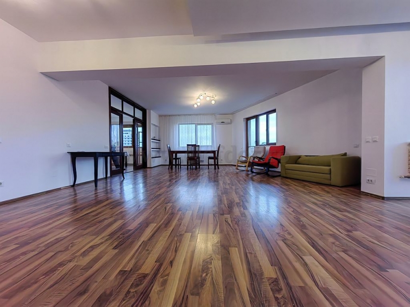 3 Bedrooms Duplex in Baneasa Area Duplex cu 4 camere în zona Baneasa