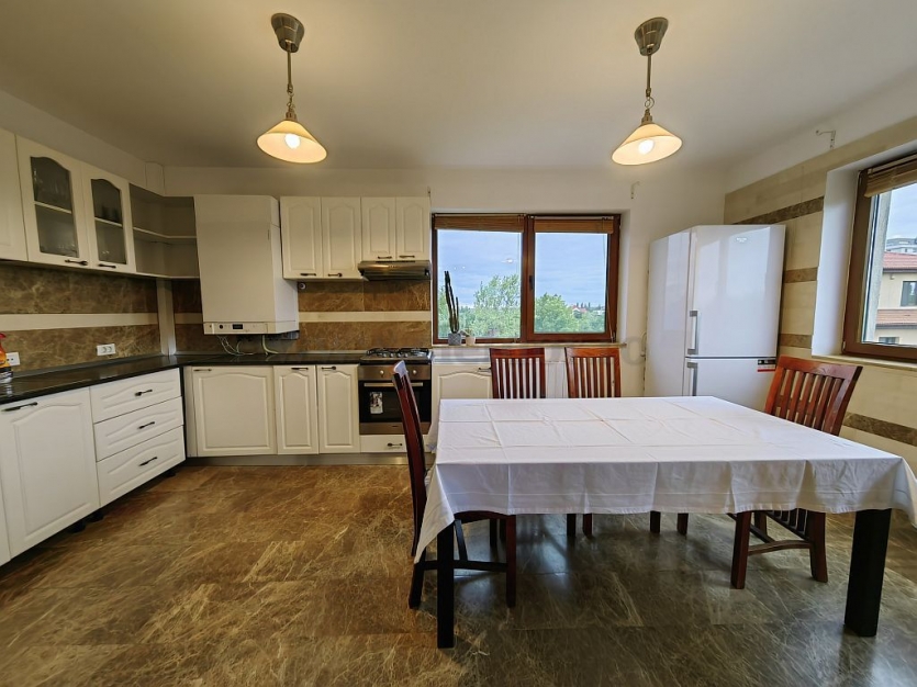 3 Bedrooms Duplex in Baneasa Area Duplex cu 4 camere în zona Baneasa