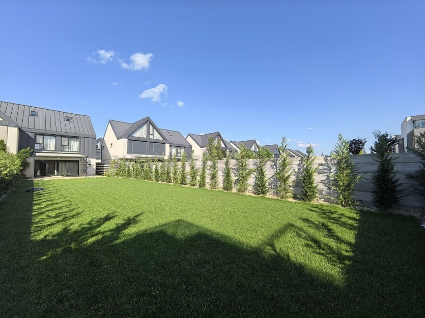 Modern Villa for rent Vilă moderna de inchiriat
