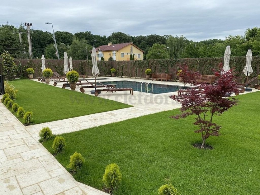 Apartment with Swimming Pool Access Apartament cu acces la piscina