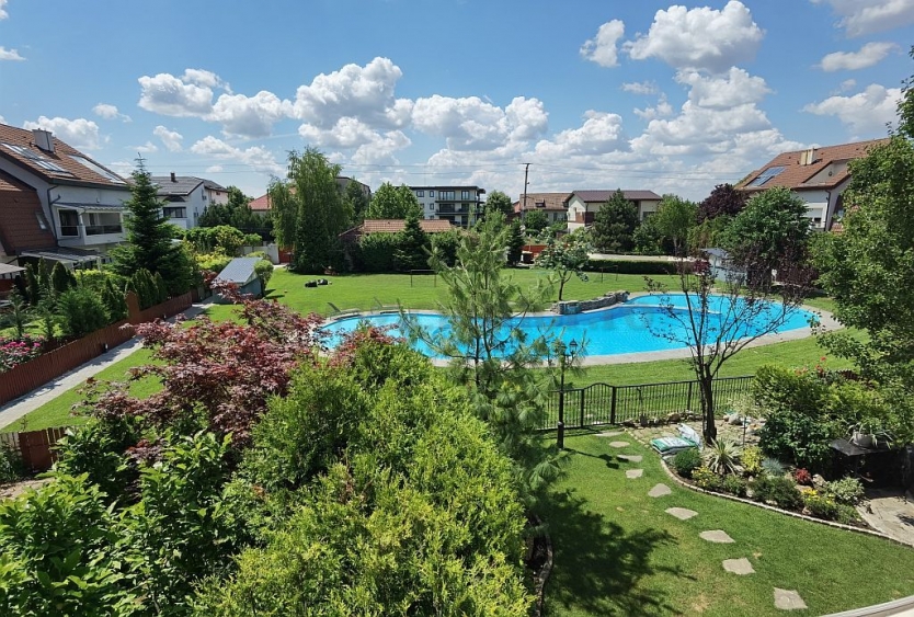Villa with elevator and swimming pool acces, Iancu Nicolae Area Vilă cu lift si acces la piscina in zona Iancu Nicolae
