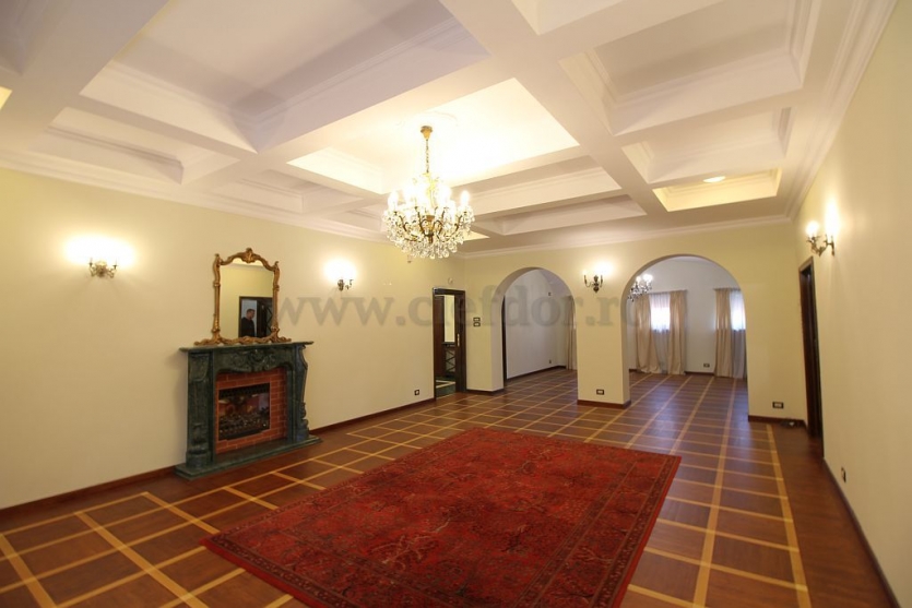 Dorobanti - Capitals - villa with 5 rooms for rent/sale Dorobanti - Capitale - vila cu 5 camere de inchiriat/vanzare