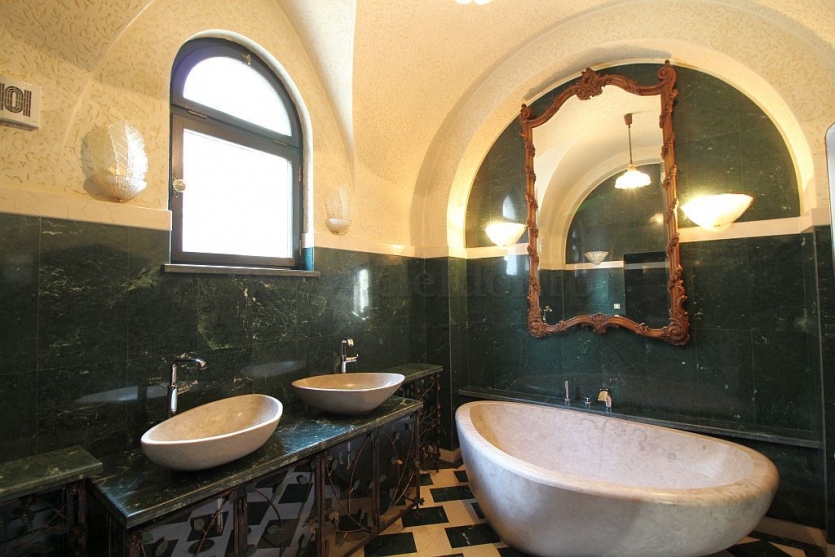 Dorobanti - Capitals - villa with 5 rooms for rent/sale Dorobanti - Capitale - vila cu 5 camere de inchiriat/vanzare