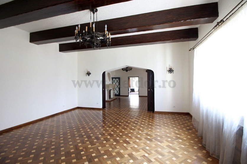 Dorobanti - Capitals - villa with 5 rooms for rent/sale Dorobanti - Capitale - vila cu 5 camere de inchiriat/vanzare