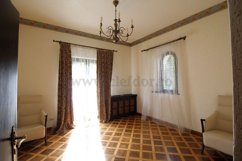 Dorobanti - Capitals - villa with 5 rooms for rent/sale Dorobanti - Capitale - vila cu 5 camere de inchiriat/vanzare