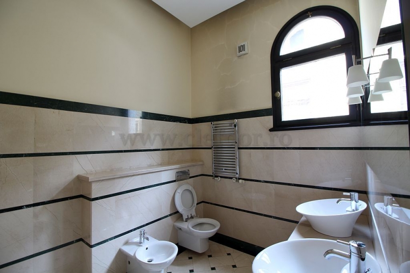 Dorobanti - Capitals - villa with 5 rooms for rent/sale Dorobanti - Capitale - vila cu 5 camere de inchiriat/vanzare