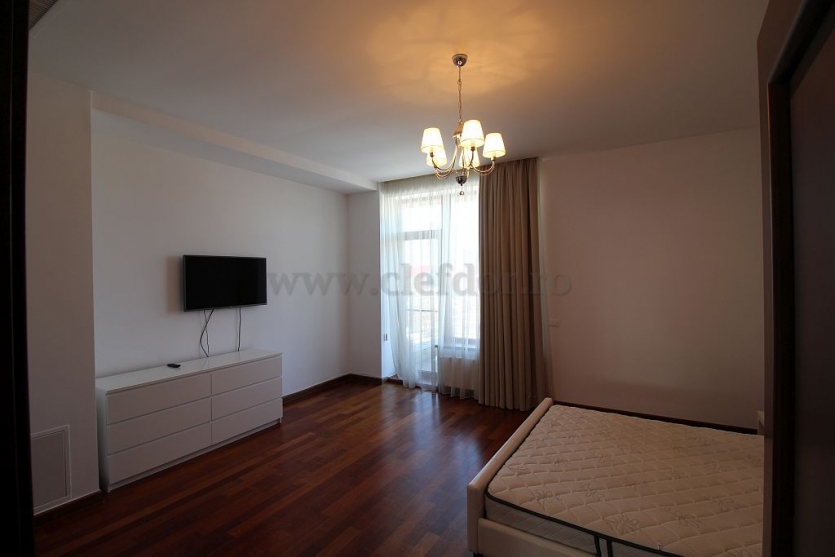 Apartament cu 4 camere 235mp utili de închiriat în zona Barbu Vacarescu Apartament cu 4 camere 235mp utili de închiriat în zona Barbu Vacarescu