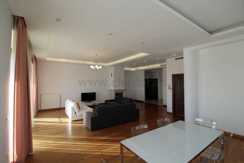 Apartament cu 4 camere 235mp utili de închiriat în zona Barbu Vacarescu Apartament cu 4 camere 235mp utili de închiriat în zona Barbu Vacarescu