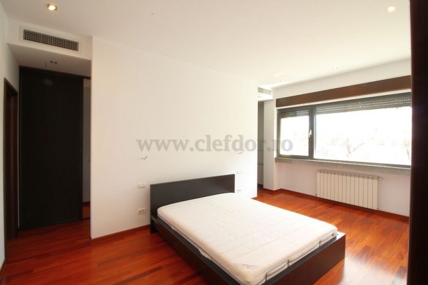 Dorobanti area - 3 bedroom penthouse apartment with a large terrace Dorobanti - penthouse cu 4 camere si terasa spatioasa