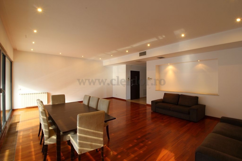 Dorobanti area - 3 bedroom penthouse apartment with a large terrace Dorobanti - penthouse cu 4 camere si terasa spatioasa