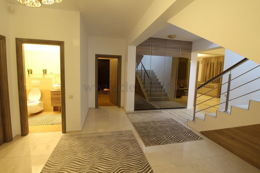 Modern Villa with 3 bedroom in Baneasa Area Vila moderna cu 3 dormtoare in zona Baneasa