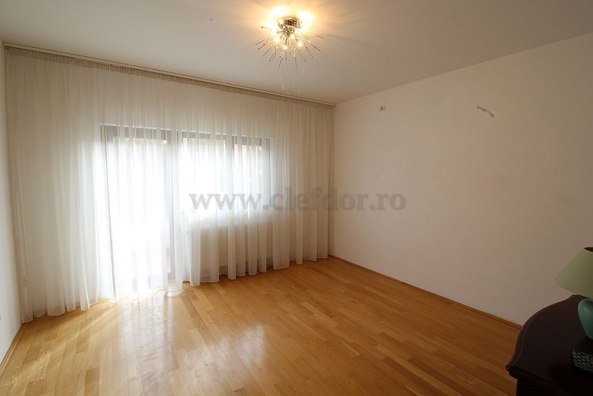 Villa for rent / sale near the French School Vila de inchiriat/vanzare in apropiere de Liceul Francez