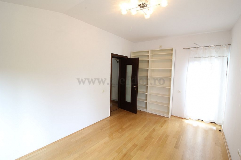 Villa for rent / sale near the French School Vila de inchiriat/vanzare in apropiere de Liceul Francez