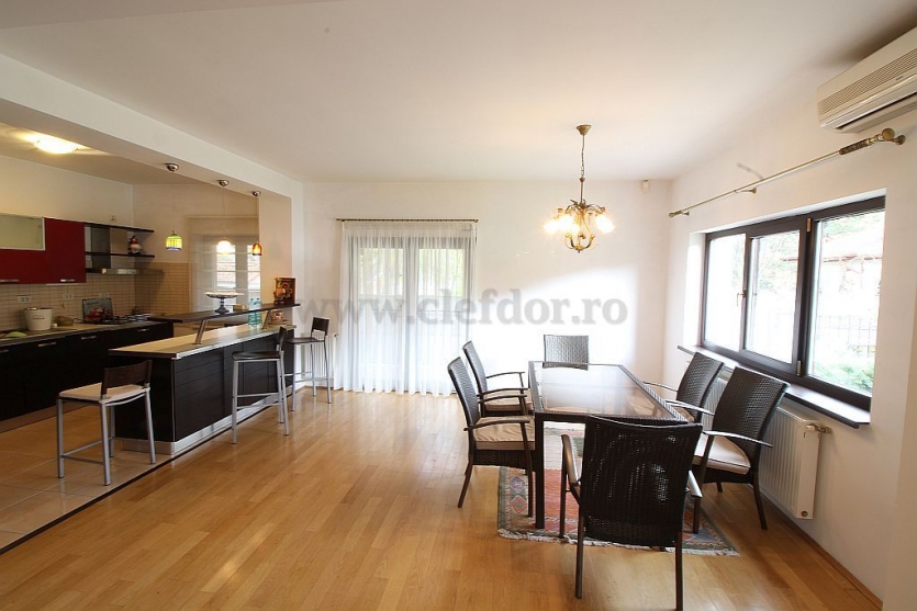 Villa for rent / sale near the French School Vila de inchiriat/vanzare in apropiere de Liceul Francez