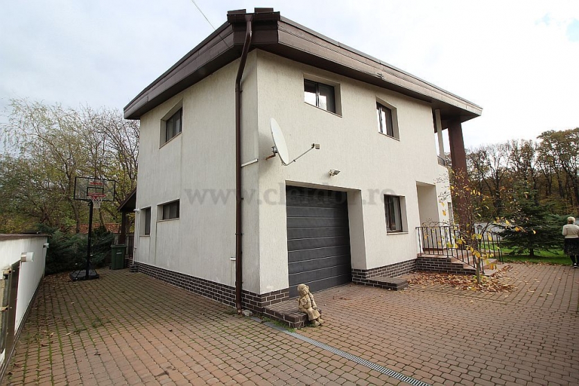 Villa for rent / sale near the French School Vila de inchiriat/vanzare in apropiere de Liceul Francez