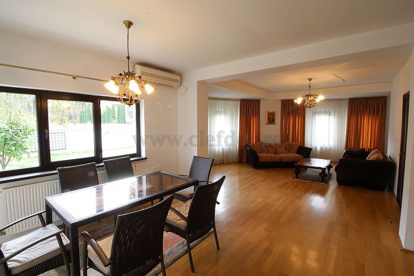 Villa for rent / sale near the French School Vila de inchiriat/vanzare in apropiere de Liceul Francez
