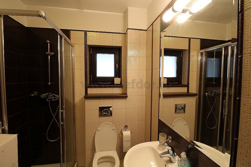 Villa for rent / sale near the French School Vila de inchiriat/vanzare in apropiere de Liceul Francez