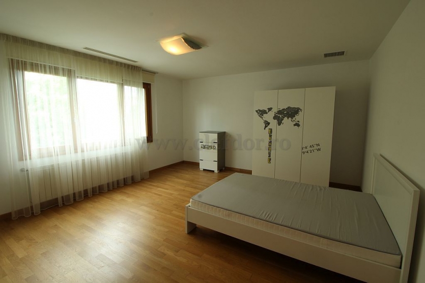 Luxury Villa with Swimming Pool near British School Vila de Lux cu Piscina in apropiere de British School