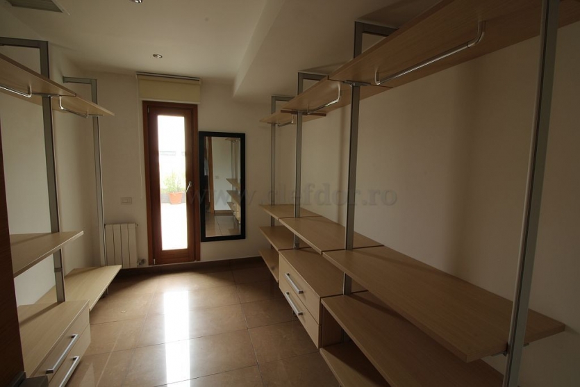 Luxury Villa with Swimming Pool near British School Vila de Lux cu Piscina in apropiere de British School