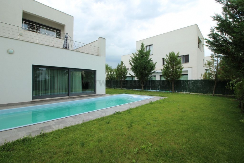 Luxury Villa with Swimming Pool near British School Vila de Lux cu Piscina in apropiere de British School
