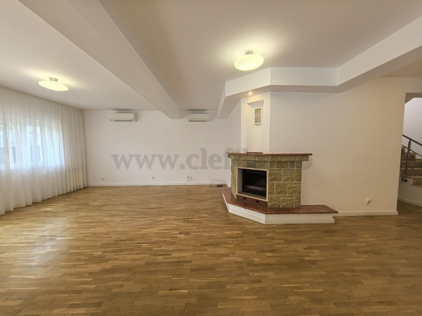 Villa with Swimming Pool on Iancu Nicolae for Rent Vilă cu Piscina de închiriat în zona Iancu Nicolae