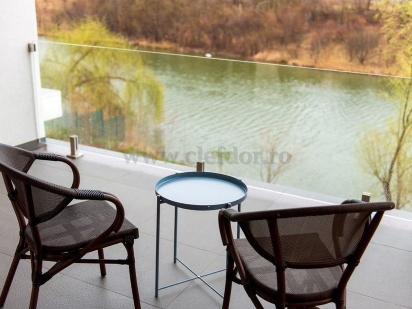 Lake view Apartment! Apartament cu vedere spre lac!