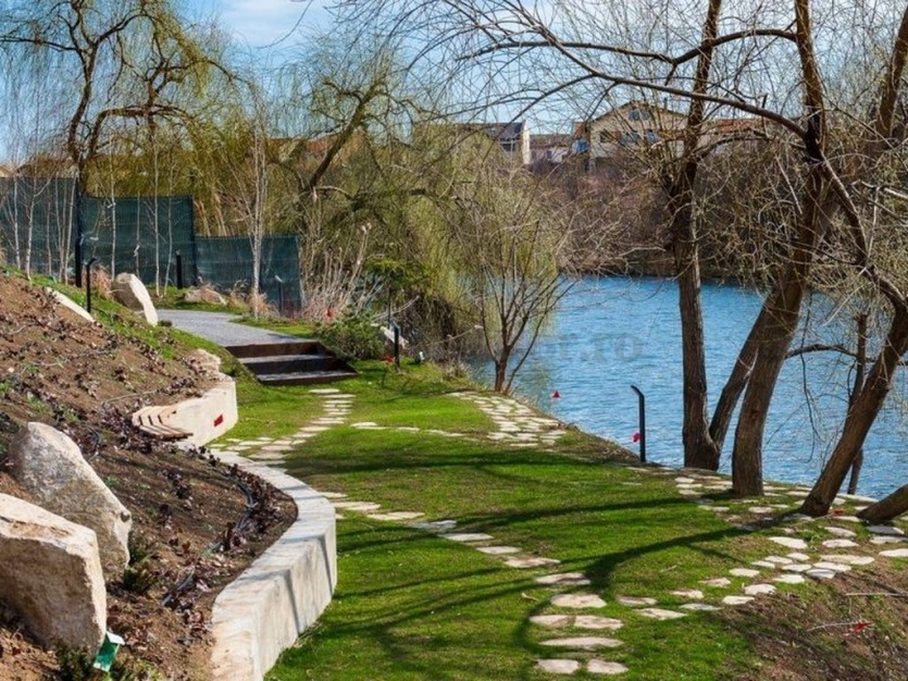 Lake view Apartment! Apartament cu vedere spre lac!