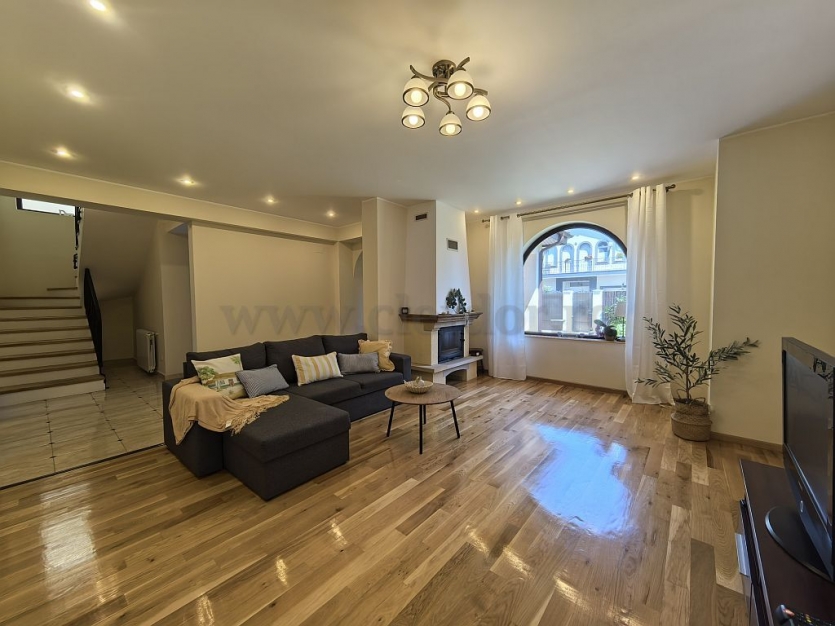 Villa for rent near Iancu Nicolae Vilă cu 5 camere de închiriat în apropere de Iancu Nicolae