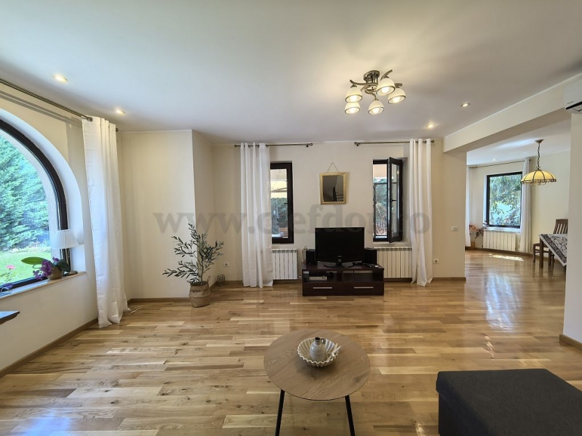 Villa for rent near Iancu Nicolae Vilă cu 5 camere de închiriat în apropere de Iancu Nicolae