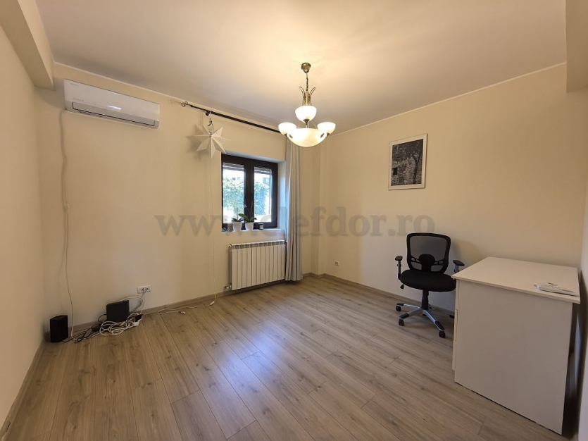 Villa for rent near Iancu Nicolae Vilă cu 5 camere de închiriat în apropere de Iancu Nicolae